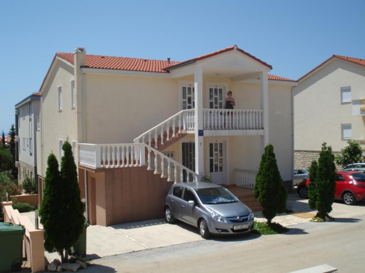 Apartments Megy Novalja Exterior photo